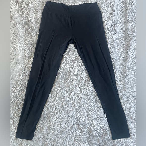 LuLaRoe Tall and Curvy Women's Black Leggings - Picture 2 of 9